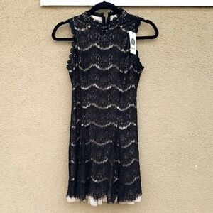 Women's lace dress